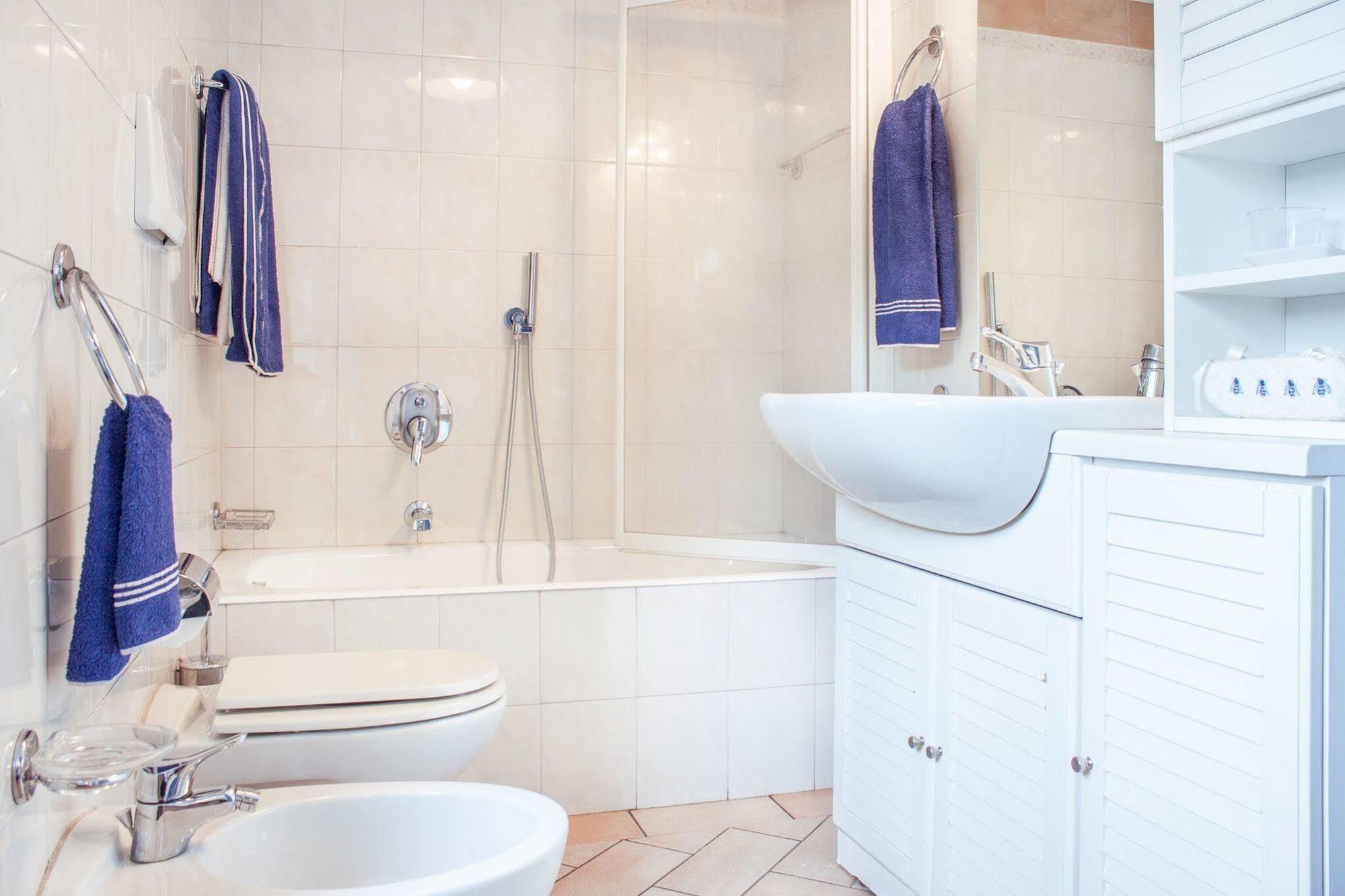 Casa La Viola Blu Panzió Cernobbio Kültér fotó
