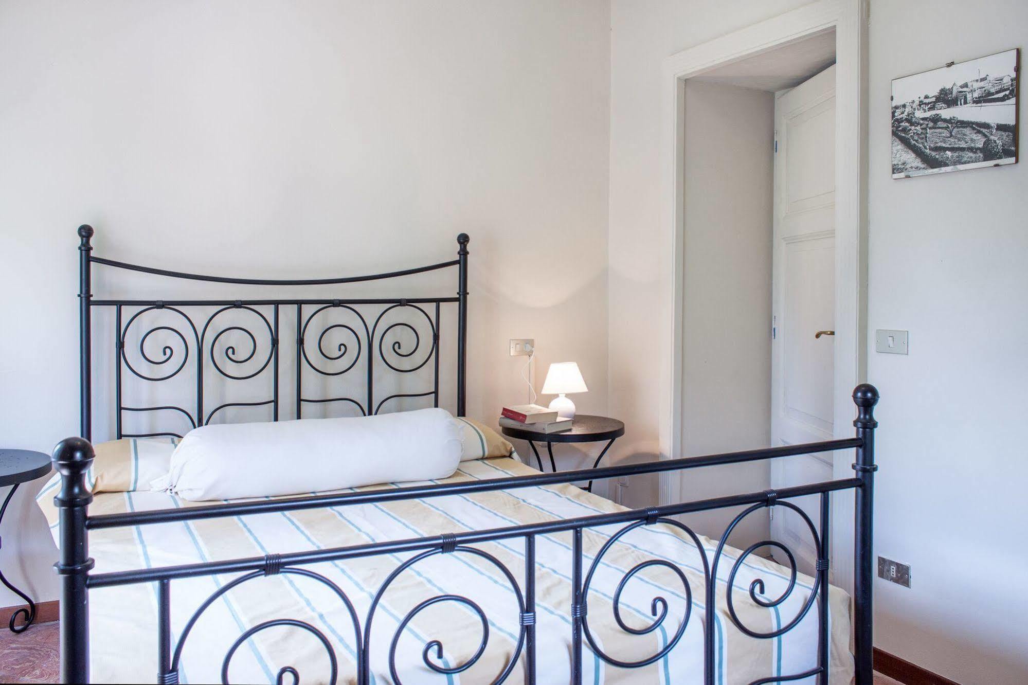 Casa La Viola Blu Panzió Cernobbio Kültér fotó